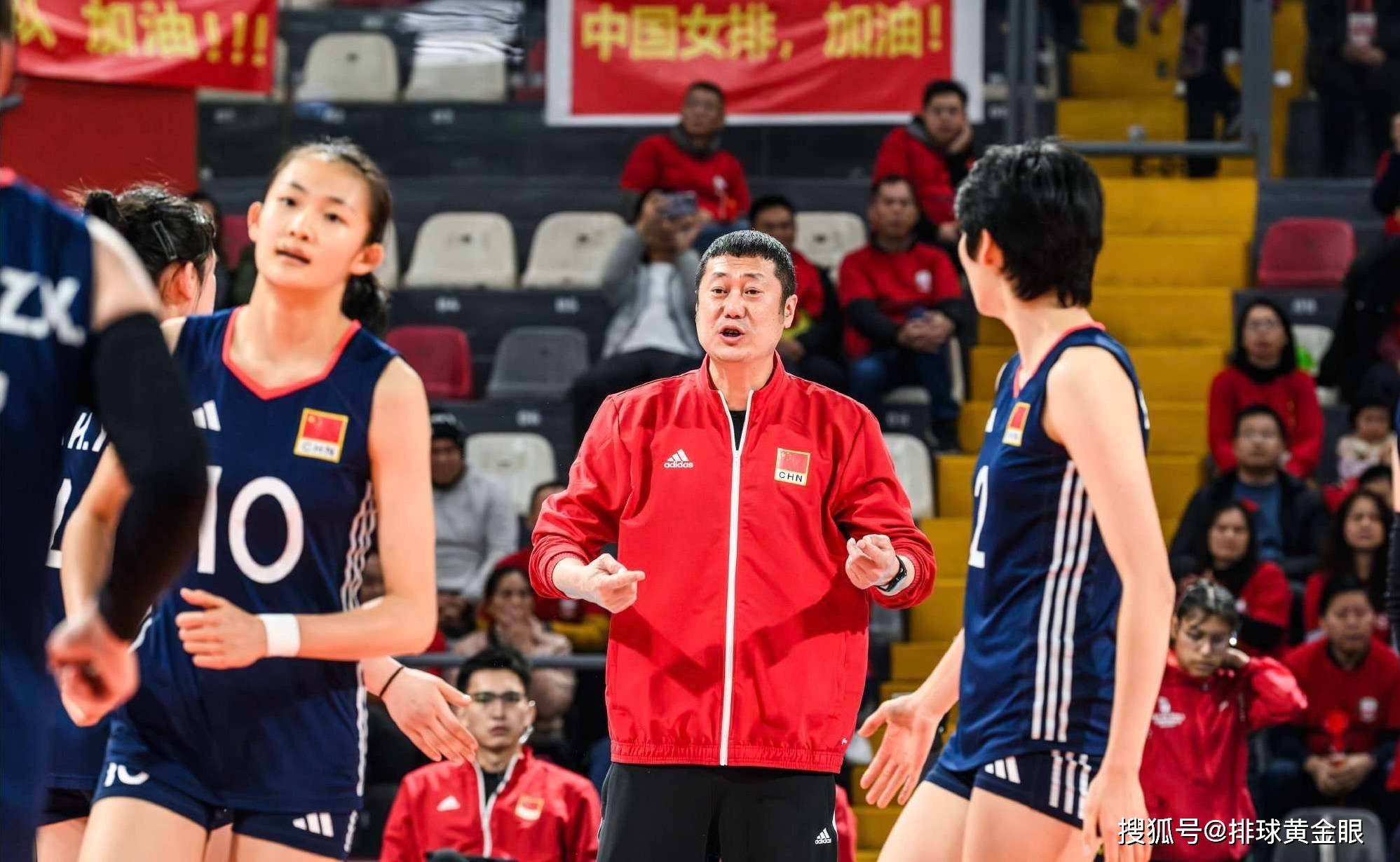 乐动官方网站-勇士在比赛中受伤退赛，中国女排主帅表示担忧